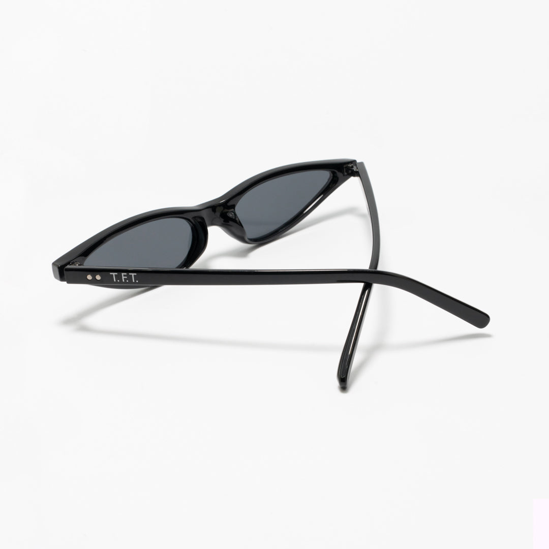 MODEL RETRO BLACK